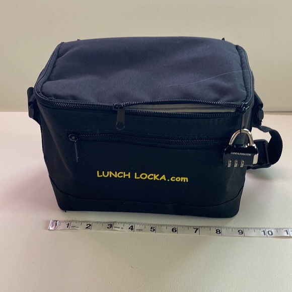 Locking insulated canvas lunch bag with NEW AND IMPROVED lock. Color Black NWOT - Picture 4 of 7